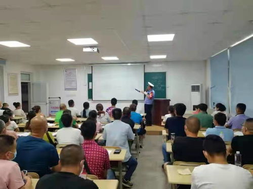 我為群眾辦實事 青島交警市北大隊深入公交集團駕校聯(lián)合開展交通安全公益宣傳活動