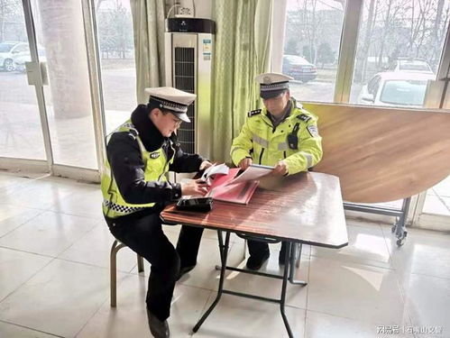 高新區(qū)交警大隊(duì)走進(jìn)危貨企業(yè)開展安全檢查