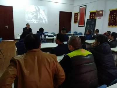 抓好源頭管理,強化安全教育——三分開展重點駕駛員安全再培訓活動_ .